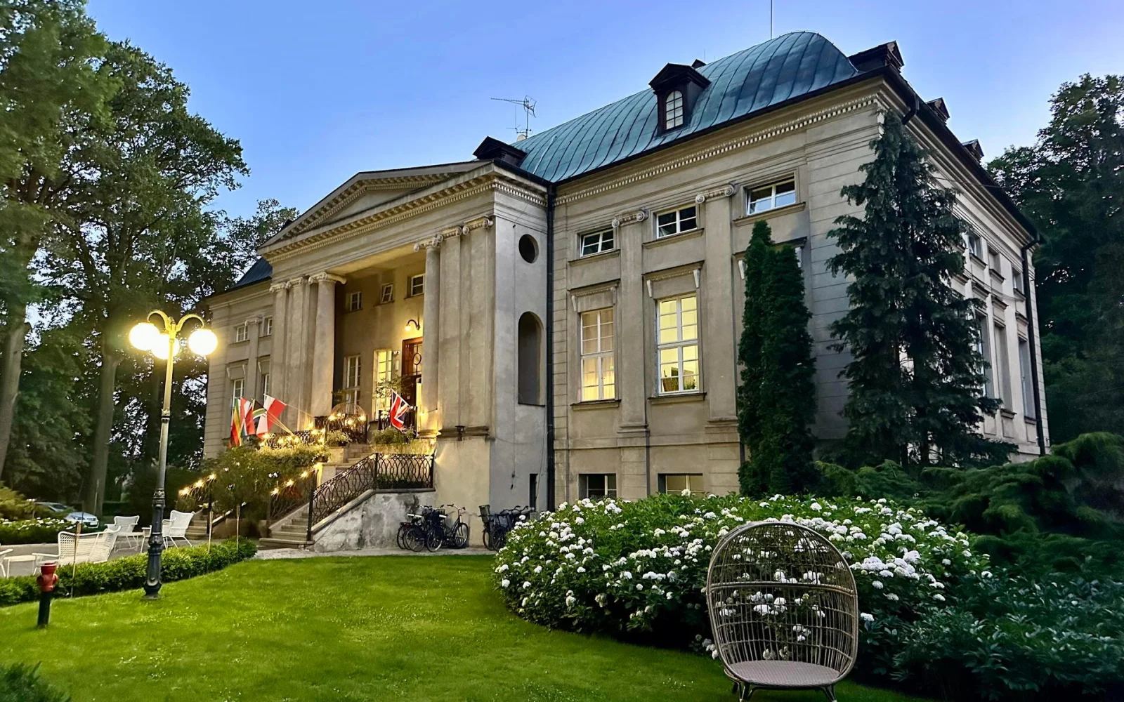 Das Palast-Hotel in Pakosław bietet Ihnen Unterkunft für zwei Nächte.