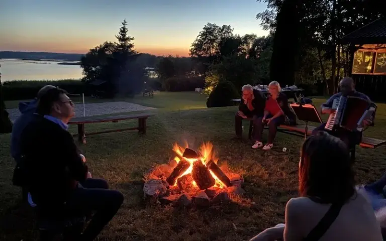Schifffahrt und Radtour entlang der Masurischen Seen, Lagerfeuer