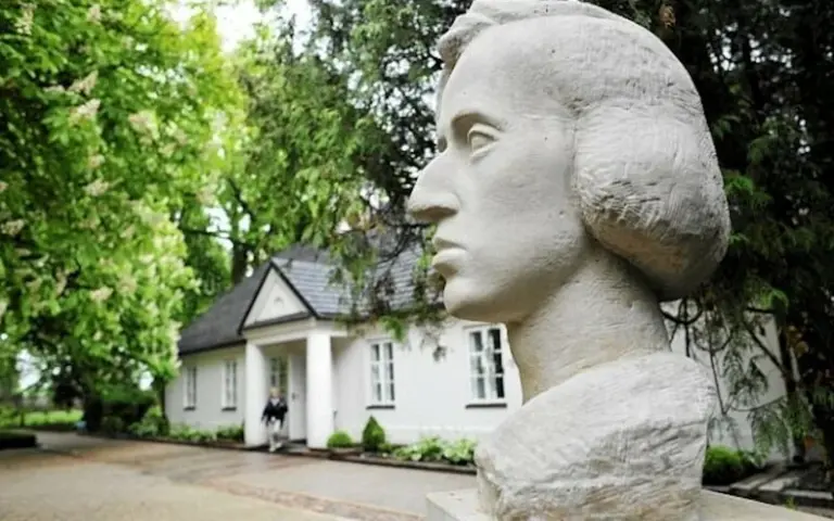Mit dem Rad zum Geburtshaus von Chopin