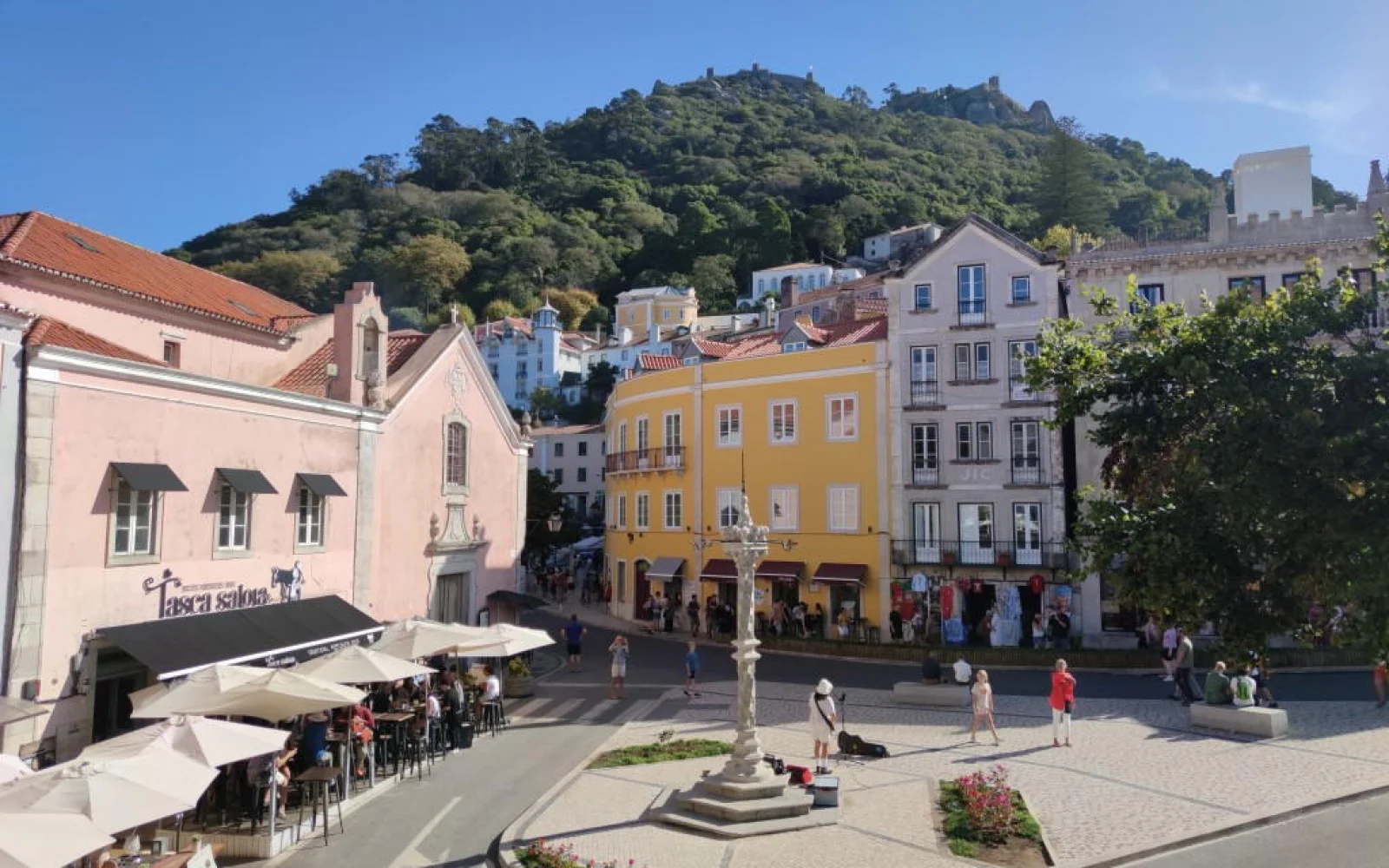 Die ersten fünf Nächte übernachten Sie im geschichtsträchtigen Sintra