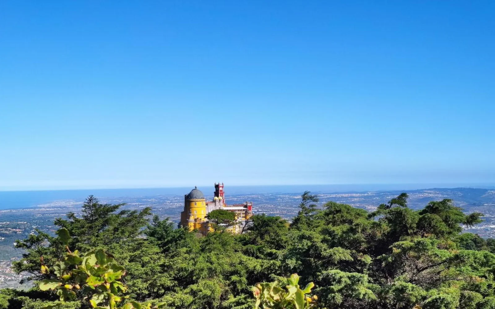 Nur wenige Kilometer von Sintra wartet die Atlantikküste.