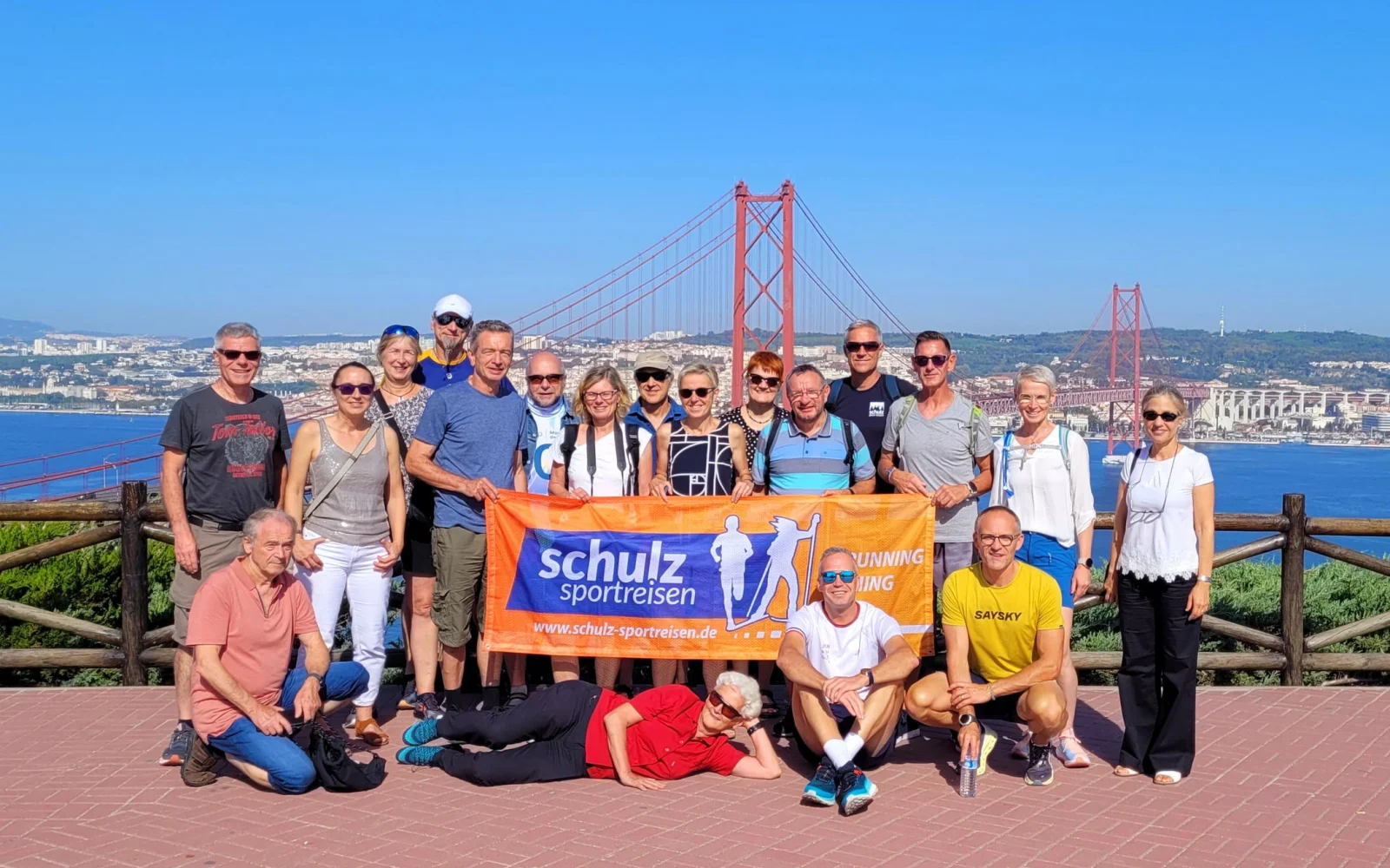 Unsere bestens aufgelegte Laufgruppe hat sichtlich Spaß