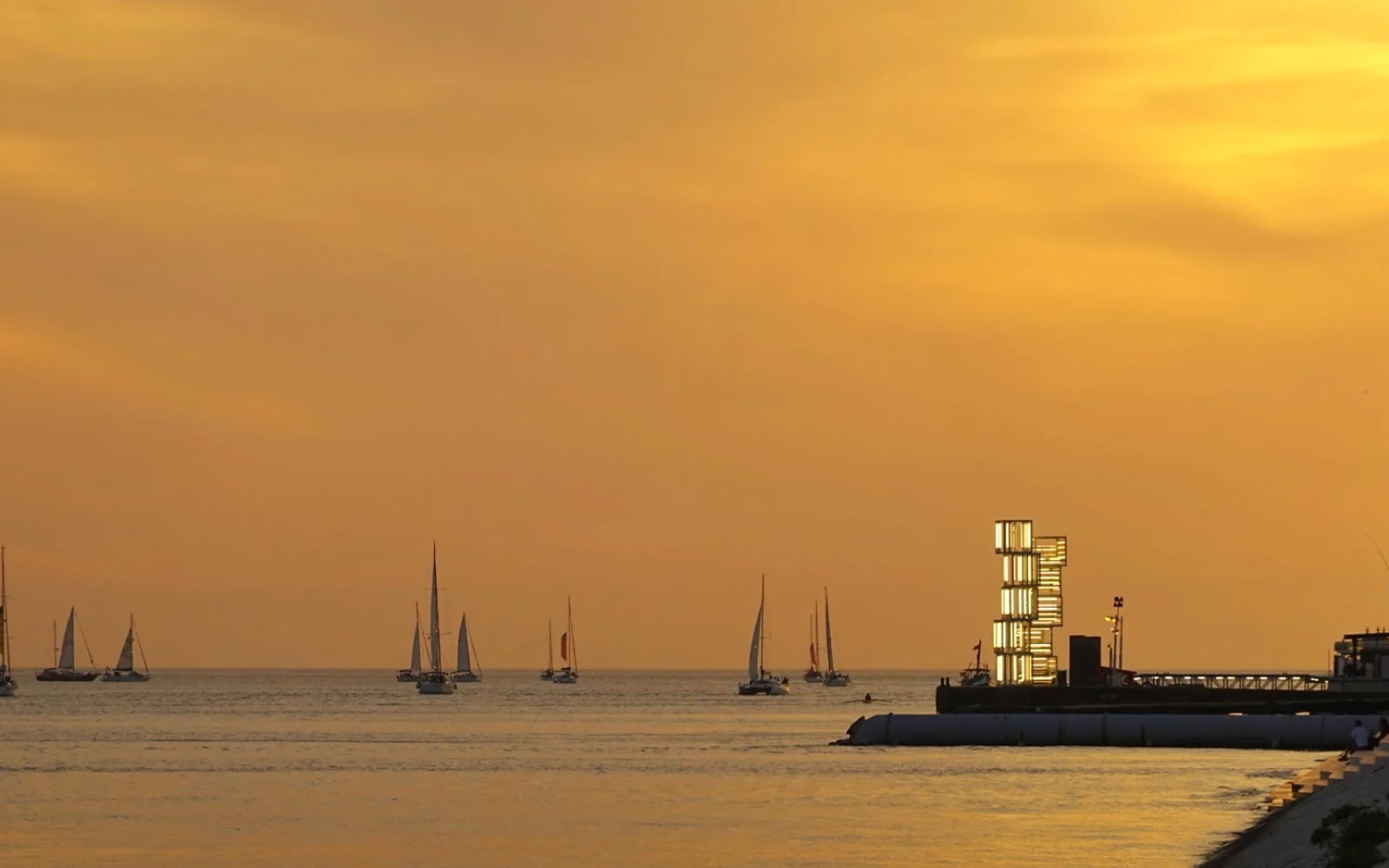 Die "Stadt des Lichtes" macht besonders zu Sonnenauf- & Sonnenuntergang ihrem Namen alle Ehre