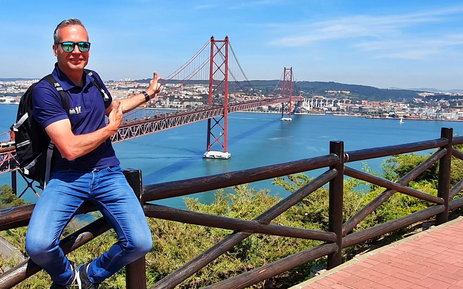 Reiseleiter Tino ist Lissabon Experte und wird Sie laufend begleiten