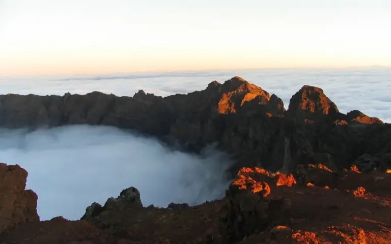 Sonnenaufgang am Piton des Neiges und Wanderung nach Hell-Bourg