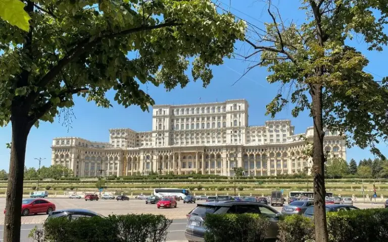 Transfer zum Flughafen und Heimreise