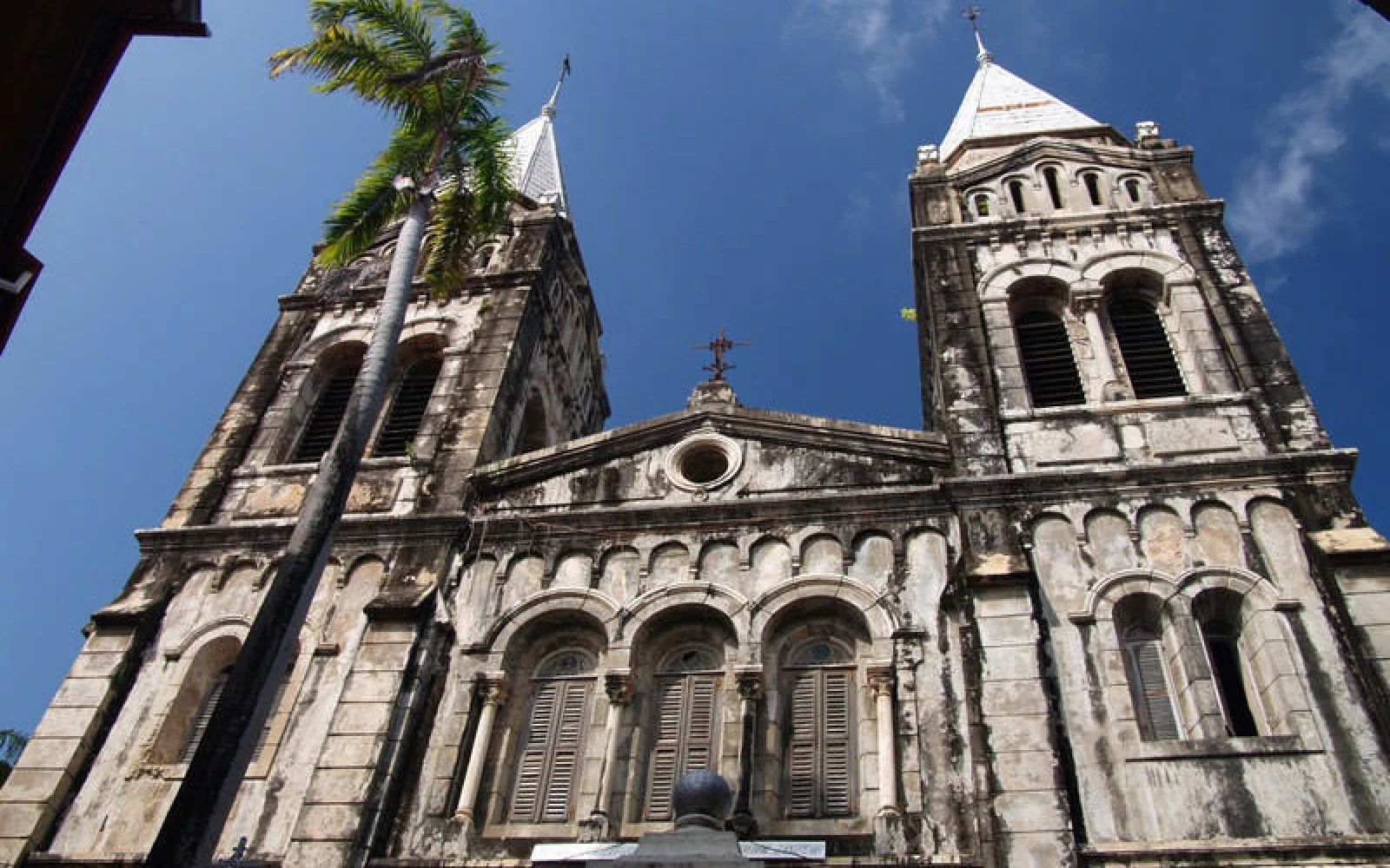 Geschichtsträchtige Gebäude machen den Rundgang in Stone Town interessant.