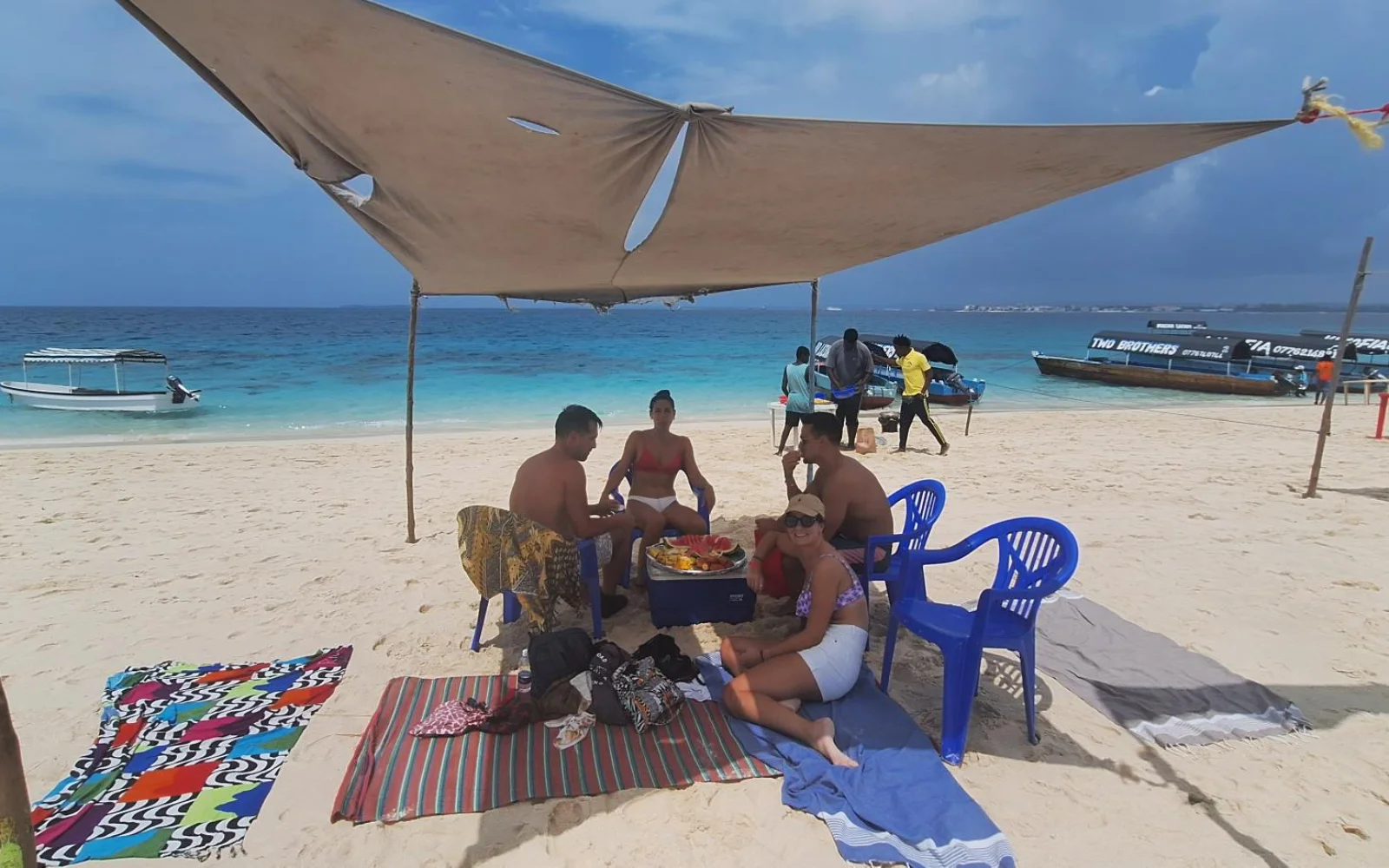 Nach dem Lauf: Lunch-Barbeque und relaxen auf Nakupenda-Island 