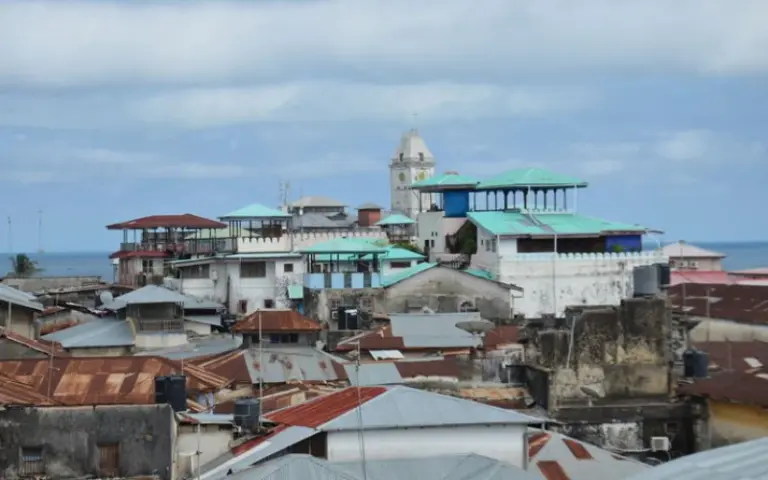 Ankunft in Stone Town und Rundgang im historischen Stadtzentrum