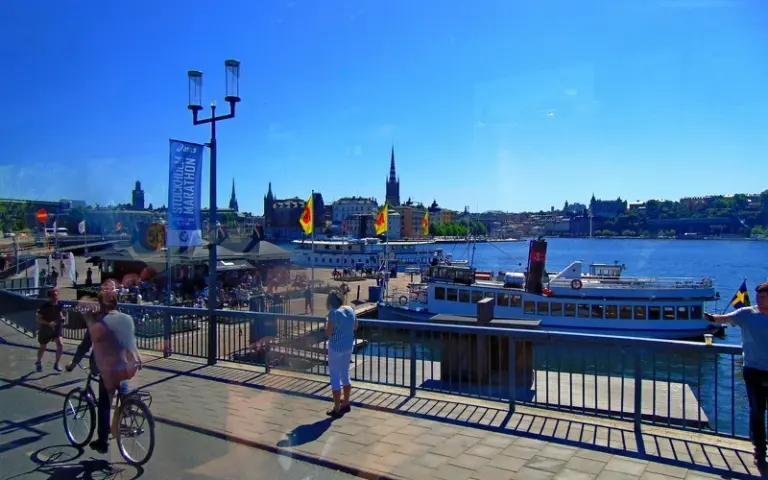 Individuelle Abreise und Ankunft in der Heimat