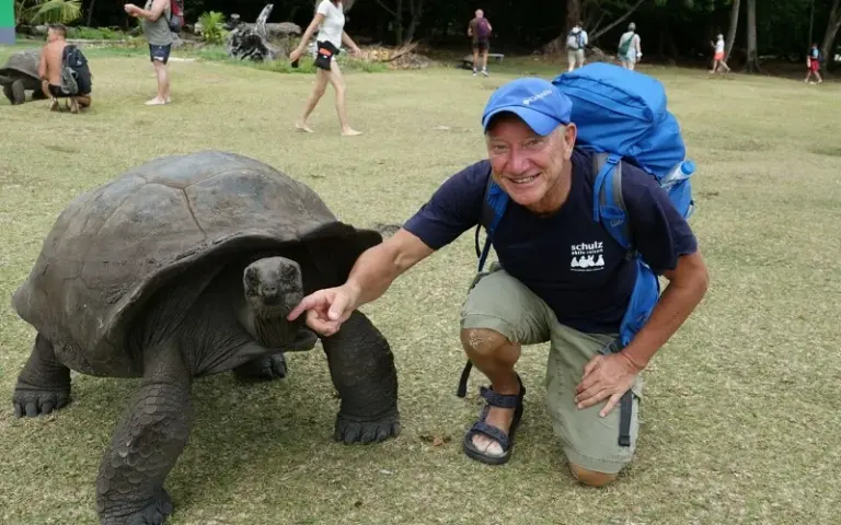 Riesenschildkröten auf Curieuse und Barbecue am Strand 