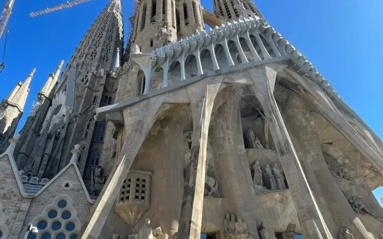 Morgenlauf ans Meer, Startnummernabholung, Rundgang durch das Gotische Viertel mit Besuch der Basilika Sagrada Familia