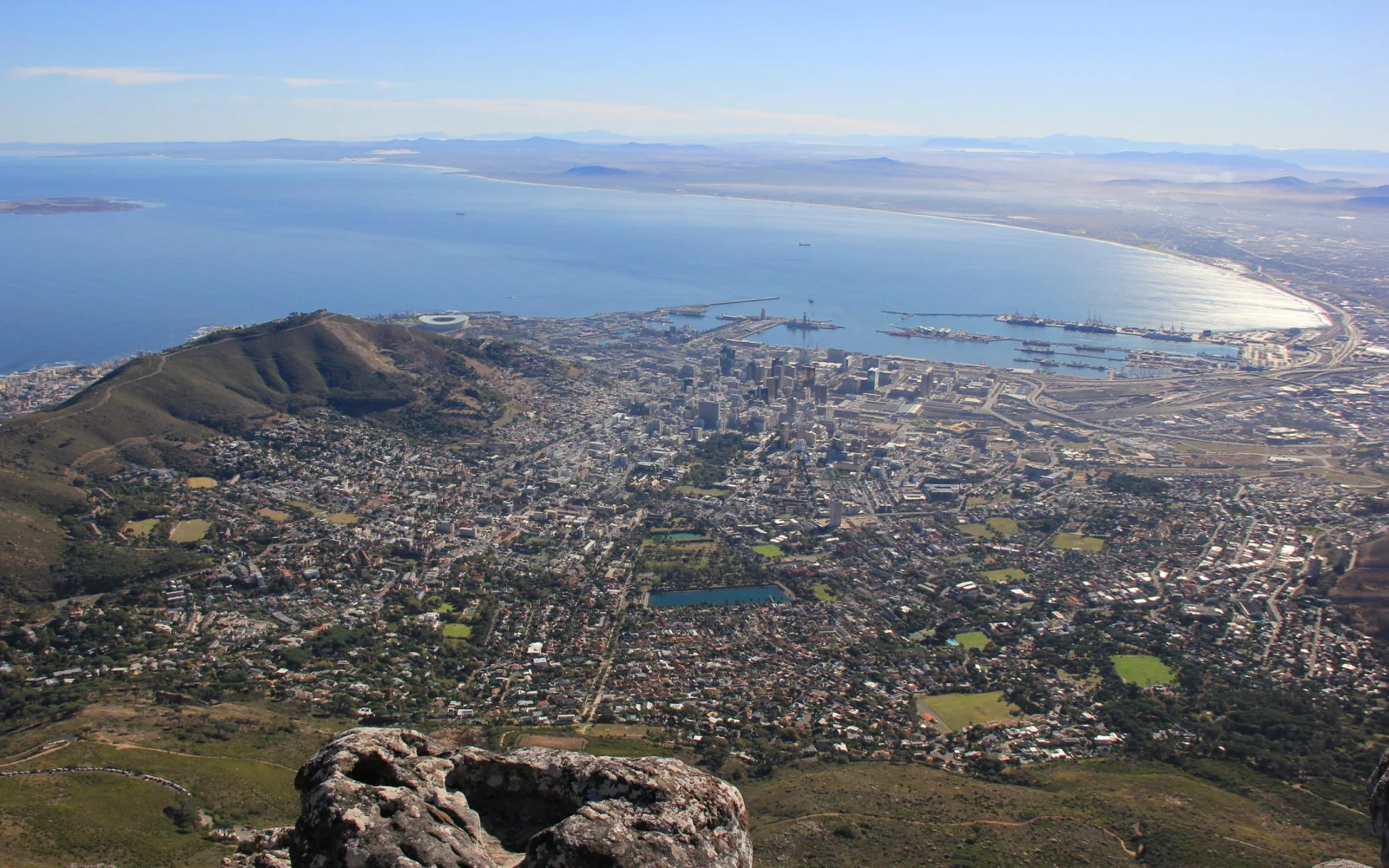 Vom Tafelberg genießt man spektakuläre Aussichten.