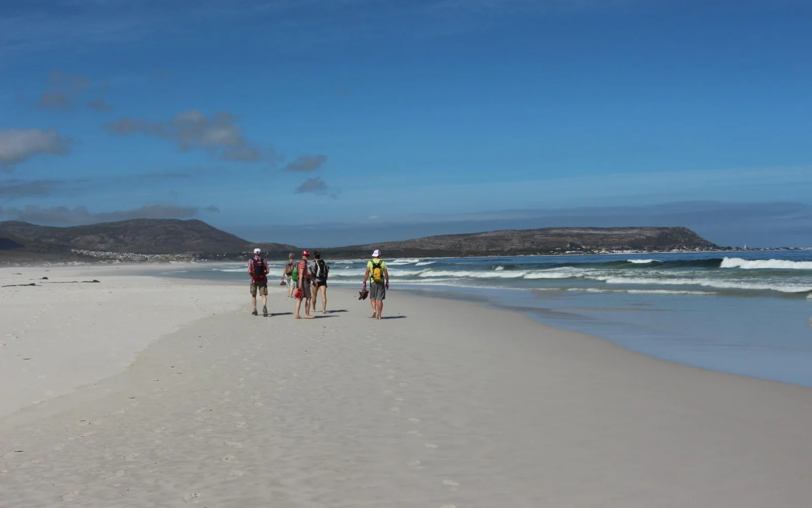 Die Füße freuen sich über eine entspannte Küstenwanderung am Noordhoek Beach
