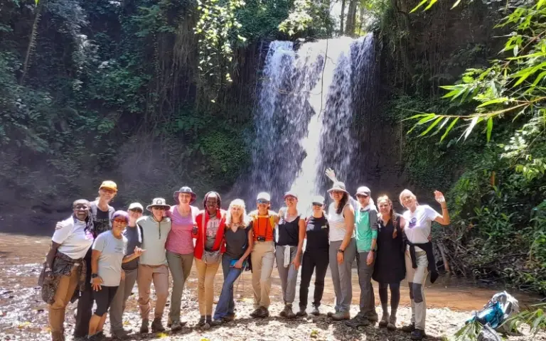 Abreise oder Wanderung zum Napuru-Wasserfall (optional)