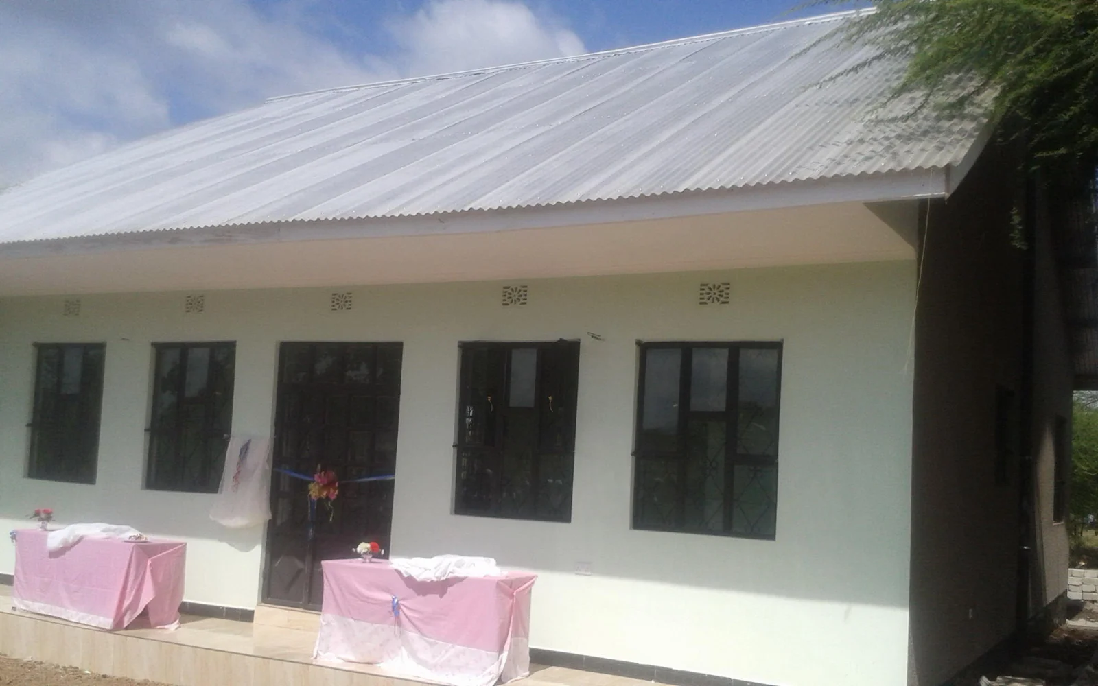 Für die Sekundarschule Kikwe wurde ein Mädchen-Internat mit 20 Plätzen geschaffen