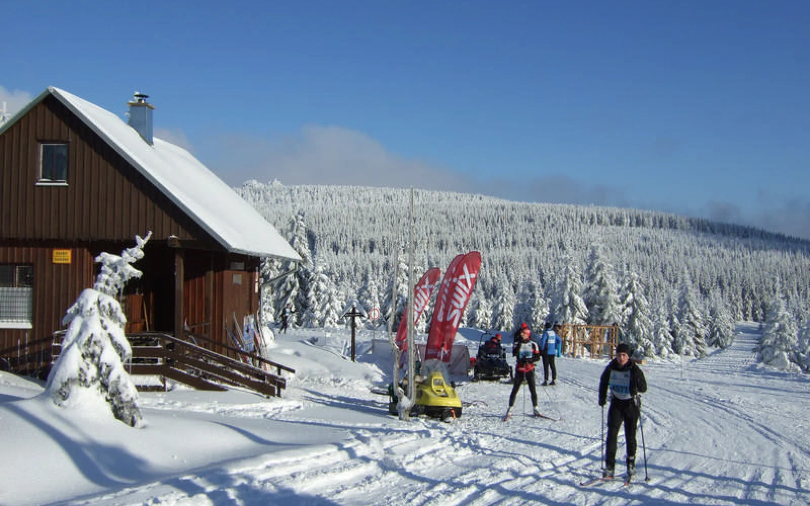 Ein markanter Punkt während des Laufes, die Hütte Na Knejpe