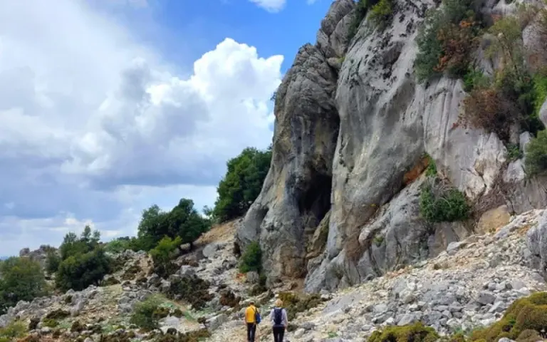 Kapıkaya-Wanderung mit dolomitenähnlicher Bergkulisse 