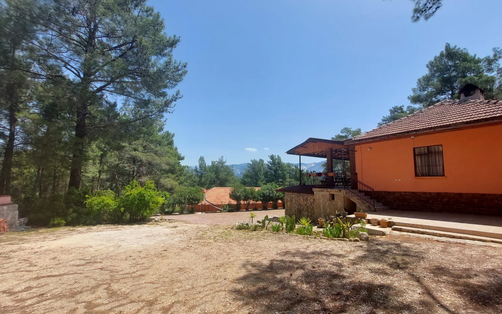Willkommen auf der privatgeführten Bergpension „Emre” am See – Ihre Unterkunft für die nächsten 5 Tage ...